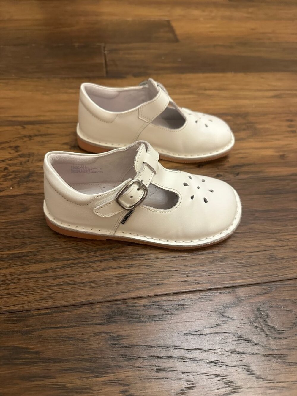 L'Amour Shoes Joy Classic Leather White T-Strap Mary Janes - Picture 2 of 8